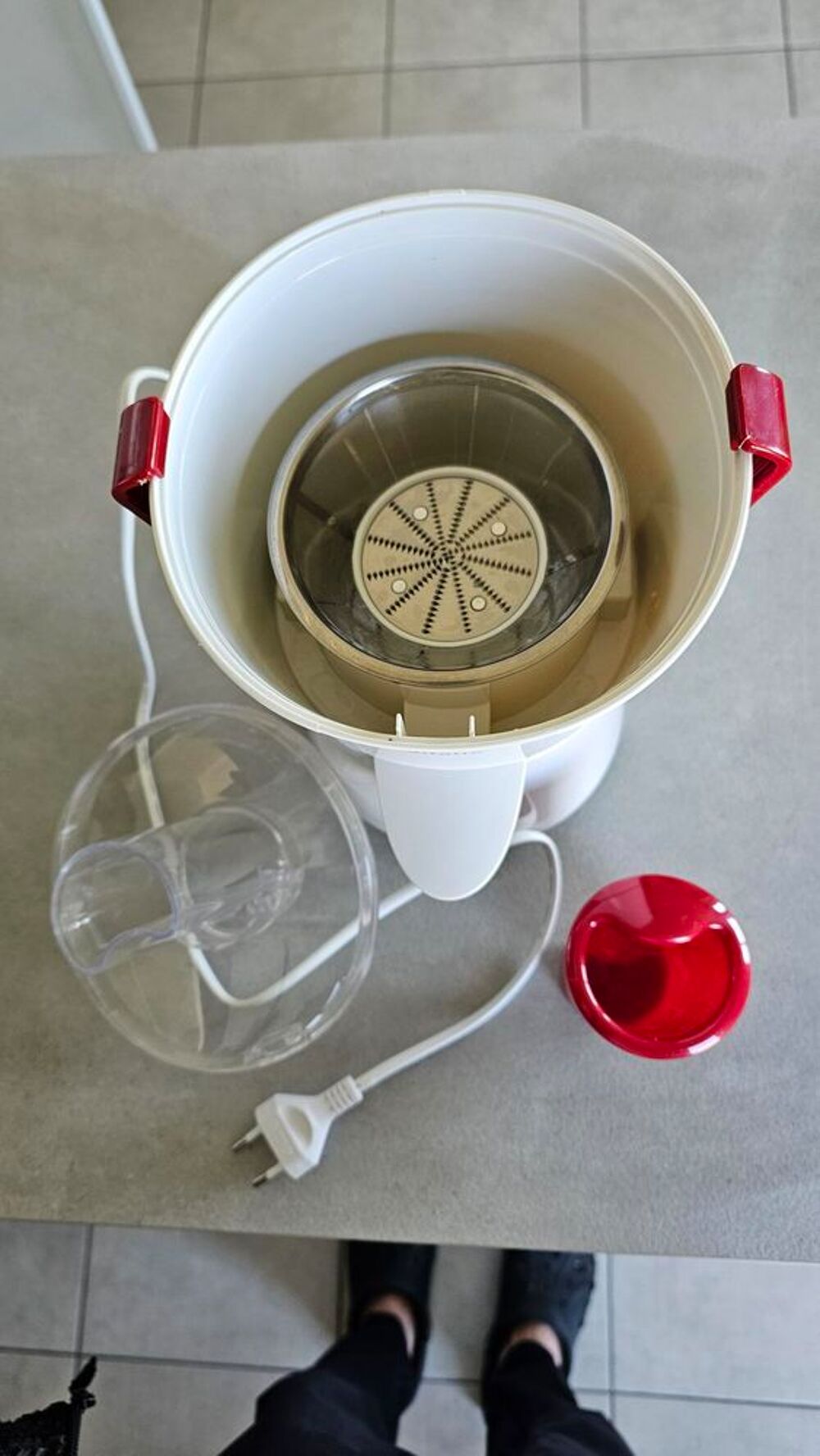 Extracteur de jus/ centrifugeuse Electroménager