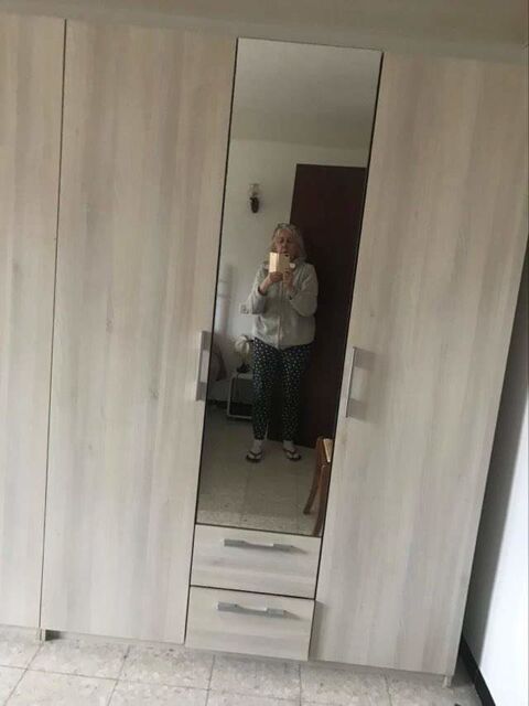 Tr�s belle armoire en bois 90 Carpentras (84)