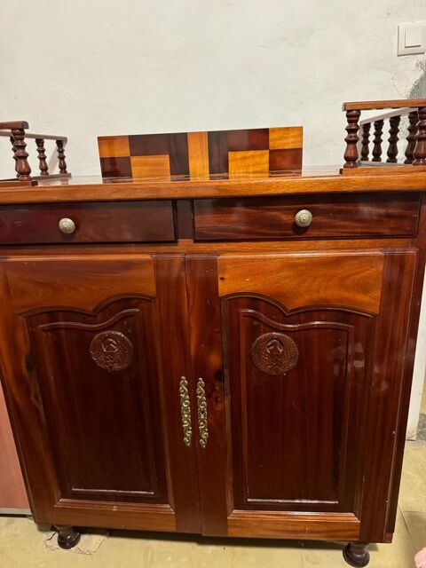 Petit meuble en Mahogany-
200 Sainte-Marie (97)