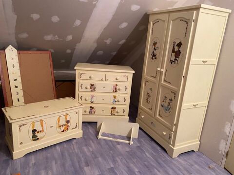 Mobilier chambre enfants trs bon tat 260 Allonne (60)