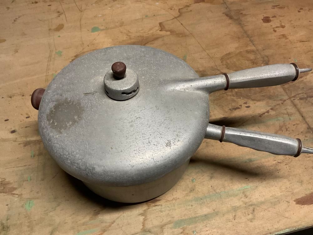 Cocotte minute ancienne Décoration