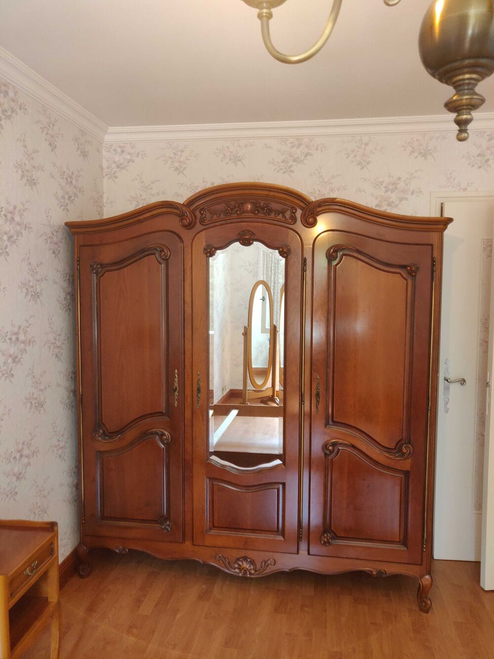 Armoire en merisier Meubles