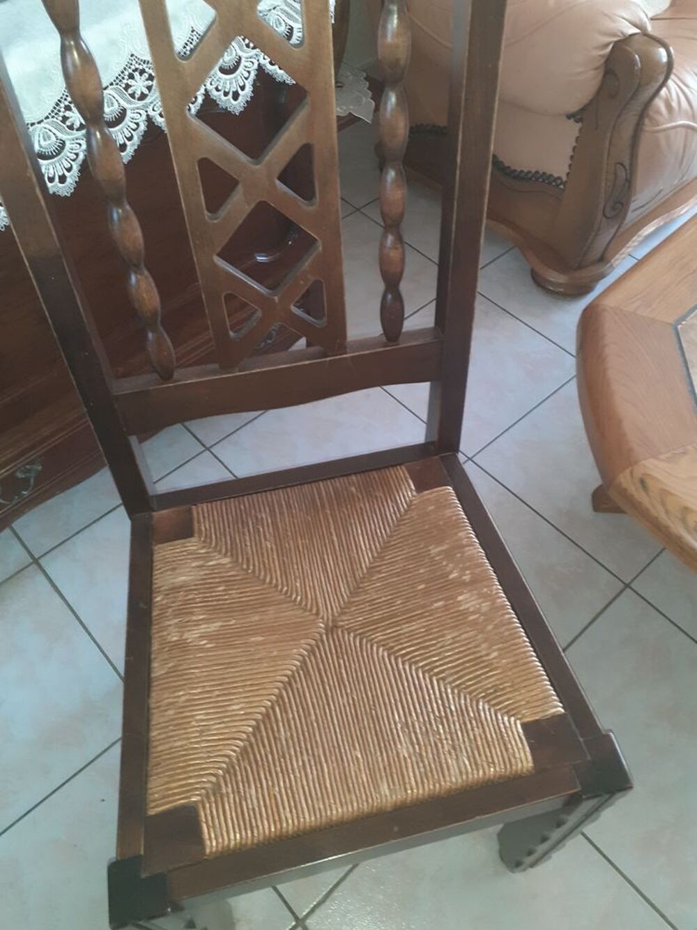 ARMOIRE DE SALLE A MANGER
BUFFET
TABLE
6 CHAISES Meubles