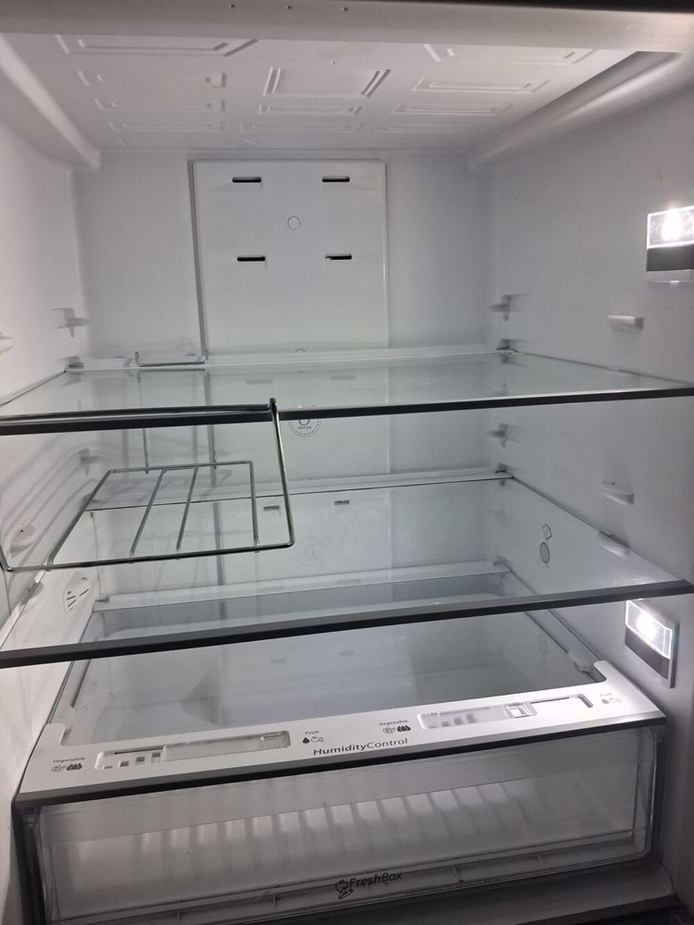 ( cause encombrement) R&eacute;frig&eacute;rateur combin&eacute; Whirlpool Electroménager