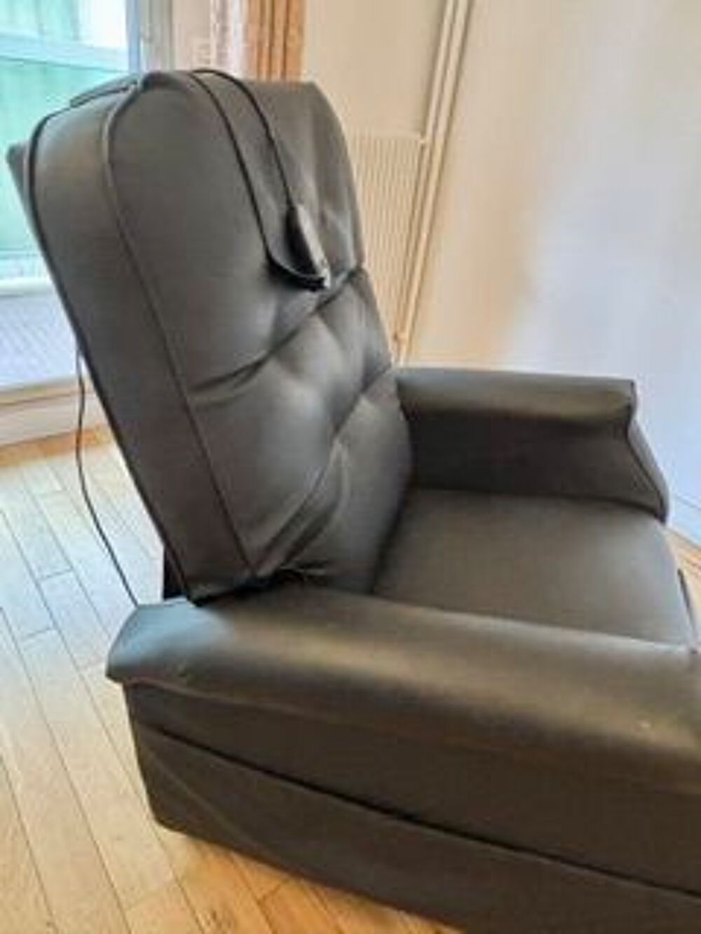 Fauteuil m&eacute;dical releveur marque HERDEGEN Meubles