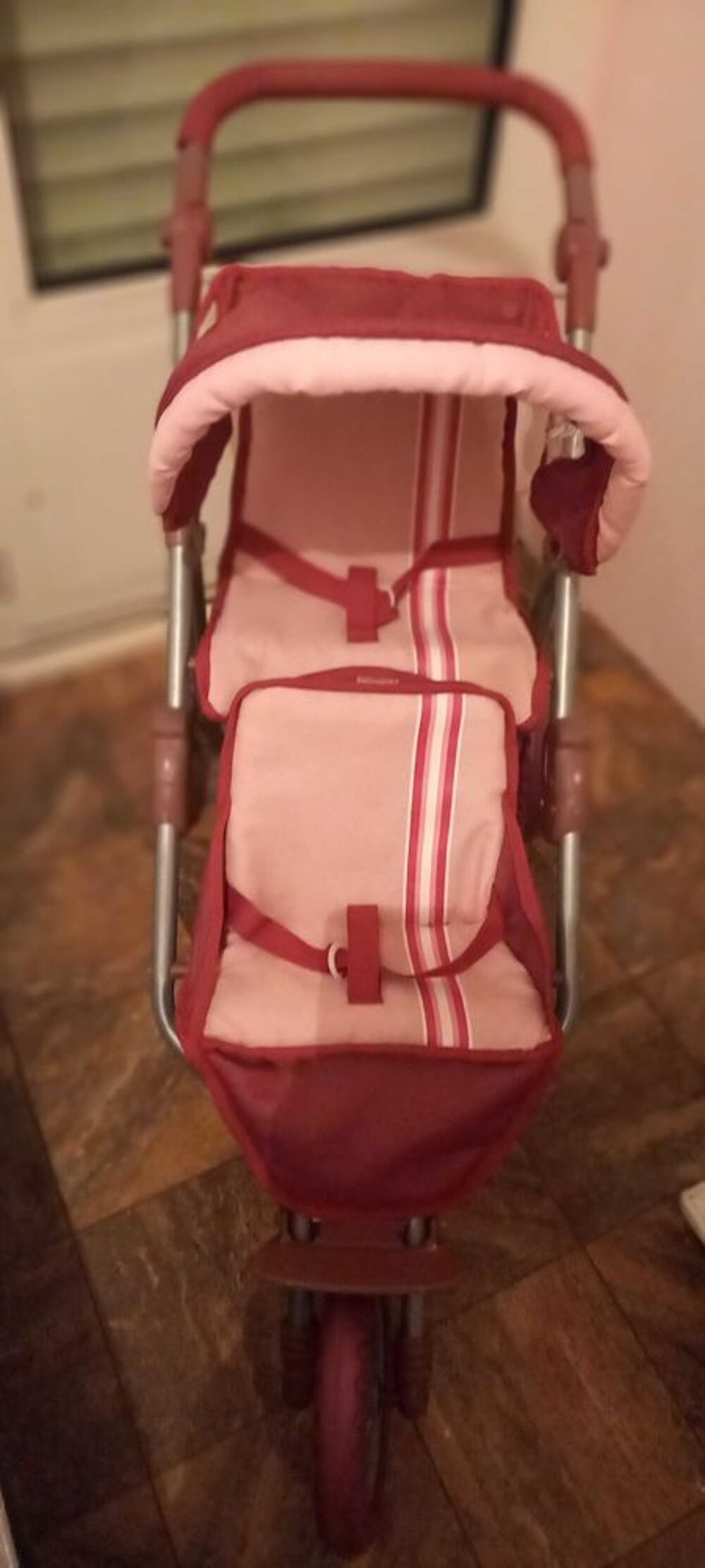 vendre Deux poussette pour poup&eacute;e. tr&egrave;s bonne &eacute;tat Jeux / jouets