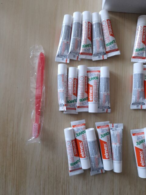 lot de 50 tubes de dentifrice elmex junior 6-12 ans 12 ml 15 Les Peintures (33)