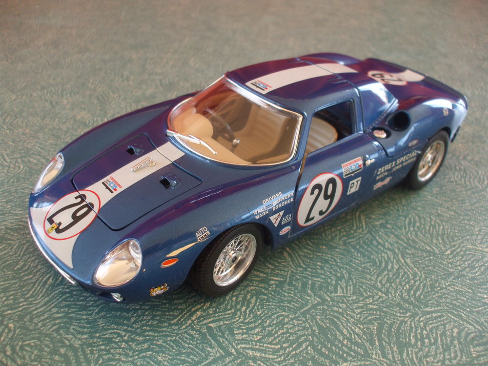 REF: 3333 FERRARI 250 LM " SEBRING " BLEUE 1965 Jeux / jouets