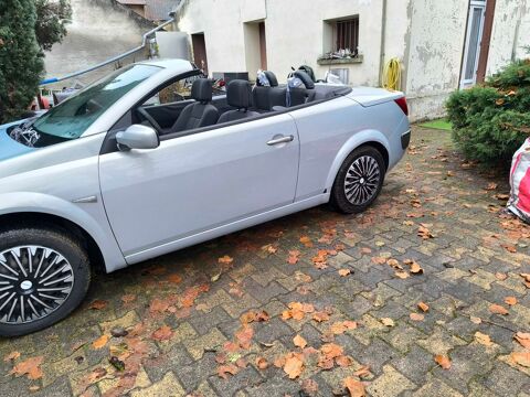 Renault M&eacute;gane II Coup&eacute; M&eacute;gane Coup&eacute; 1.9 dCi 120 Confort Authentique 2015 occasion Roanne 42300