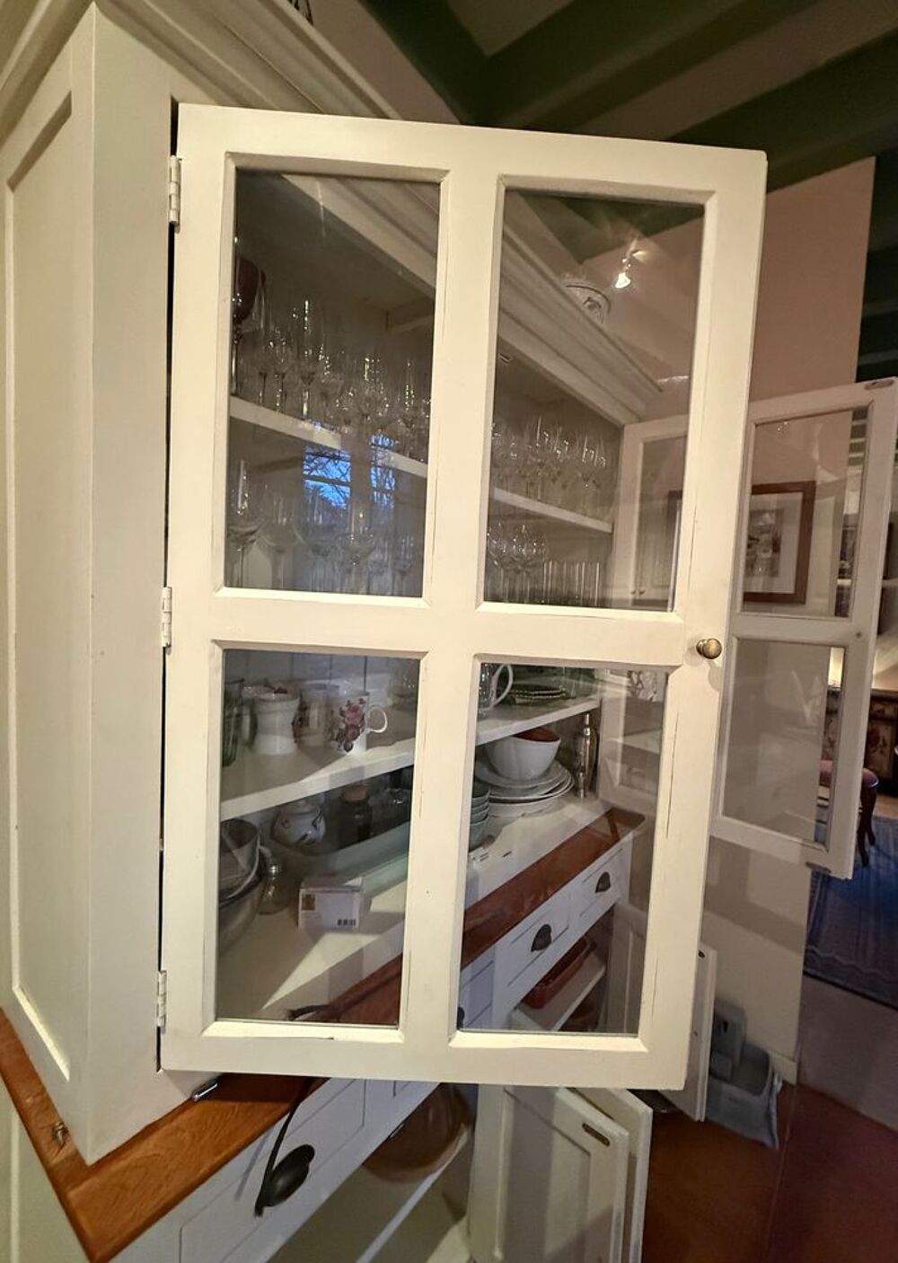 A SAISIR ! Tr&egrave;s beau vaisselier marque Maison du Monde Meubles