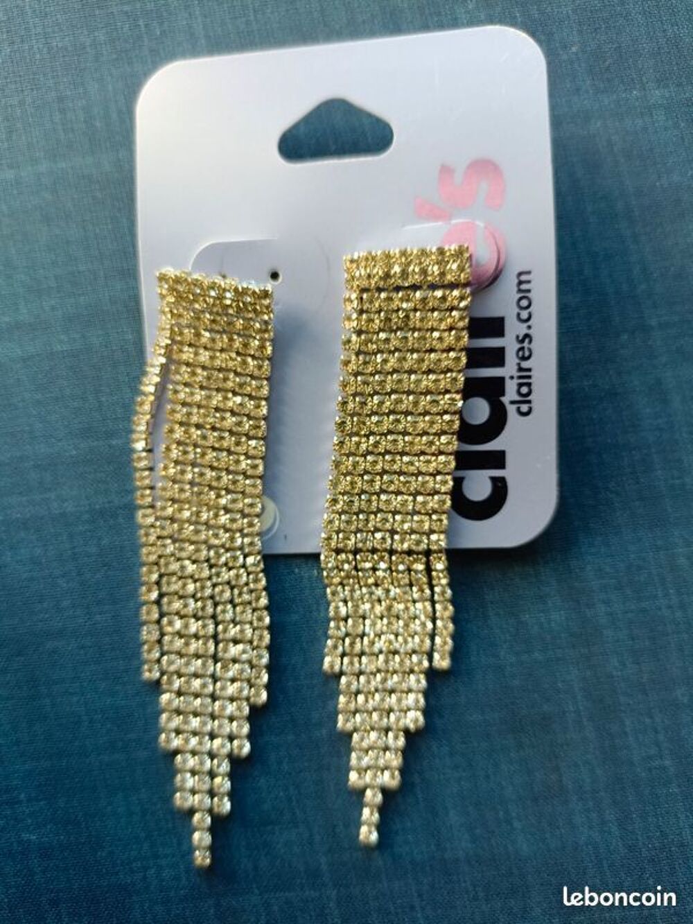 Boucles d'oreilles strass neuves Bijoux et montres