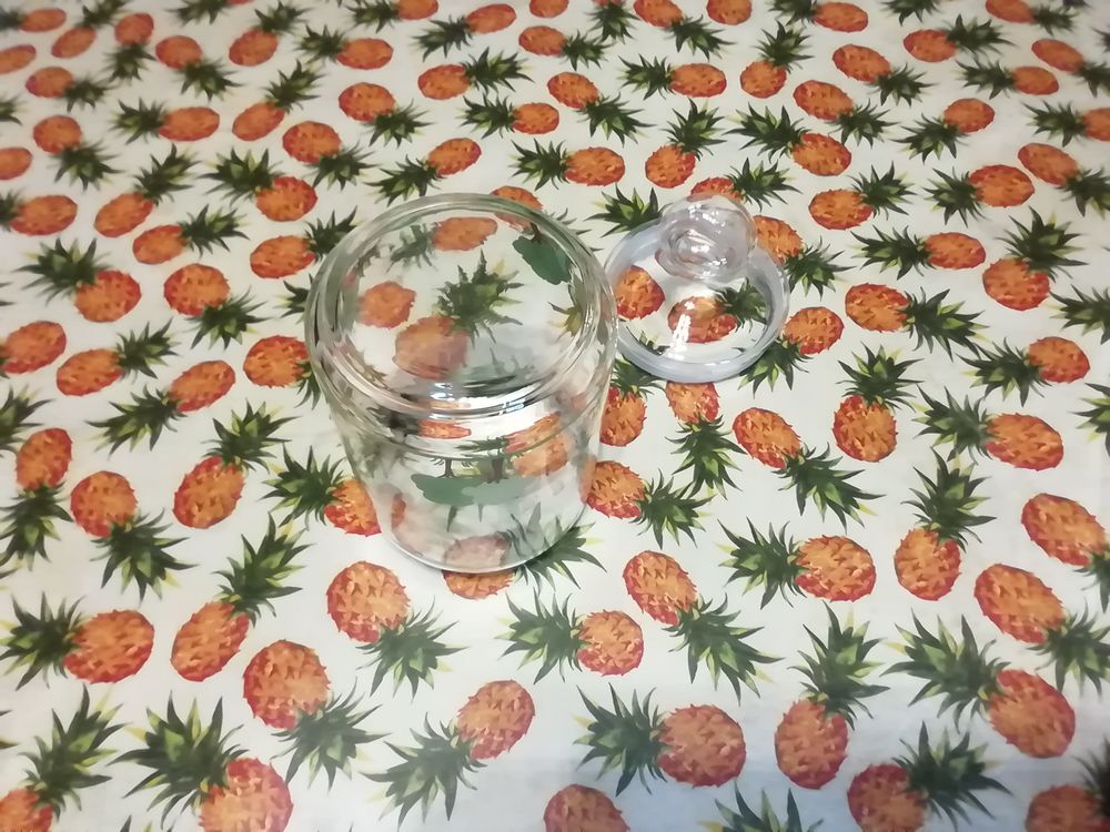 Jolie bonbonni&egrave;re vintage ann&eacute;e 1970 Cuisine