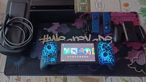 Console Nintendo Switch V1 + manette RGB + 100 jeux 250 Colmar (68)