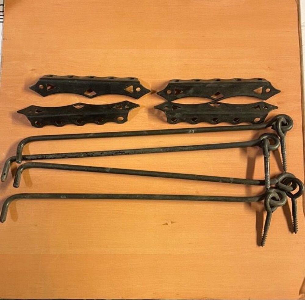 Crochets &agrave; piton et cr&eacute;maill&egrave;re pour volets Bricolage