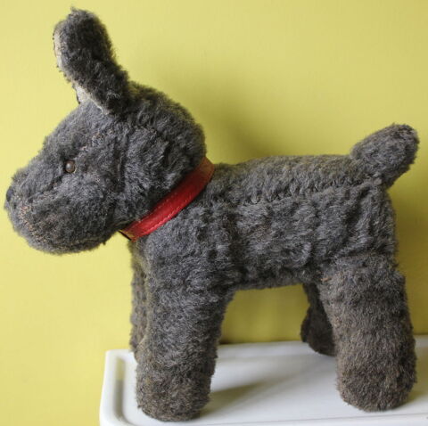 Peluche chien vintage 1940/1950
besoin d'une famille 10 Issy-les-Moulineaux (92)