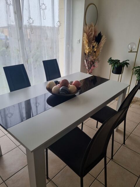 4 chaises de salle a manger 150 Septme (38)