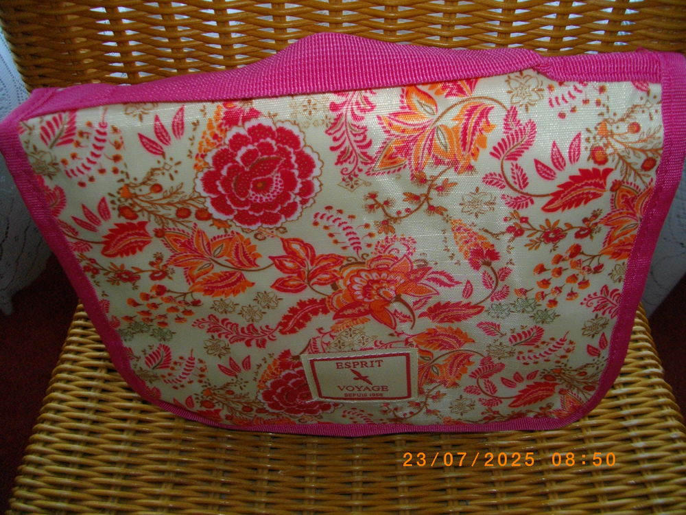 Trousse de toilette rose Maroquinerie