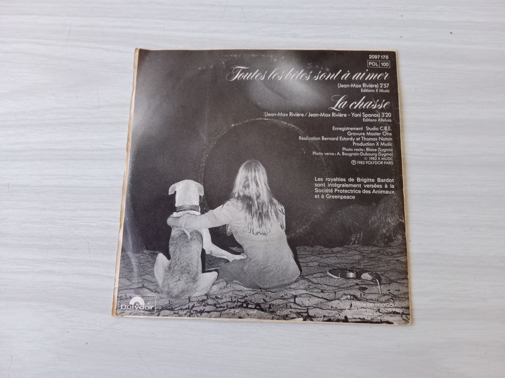 45 Tours BRIGITTE BARDOT Toutes les b&ecirc;tes sont &agrave; aimer CD et vinyles