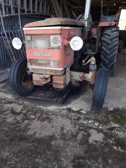 Ensemble tracteur + remorque + 2 benettes 2500 Ch�teau-Renault (37)