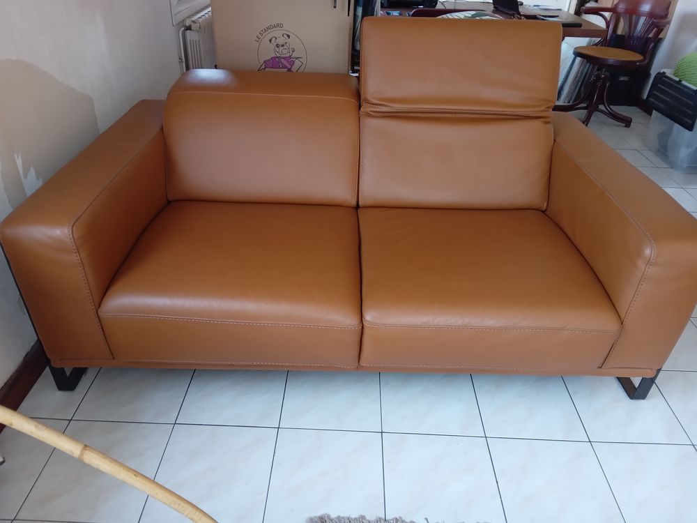 PRIX BRADE
BEAU CANAPE CUIR FIXE COULEUR CAMEL NEUF Meubles