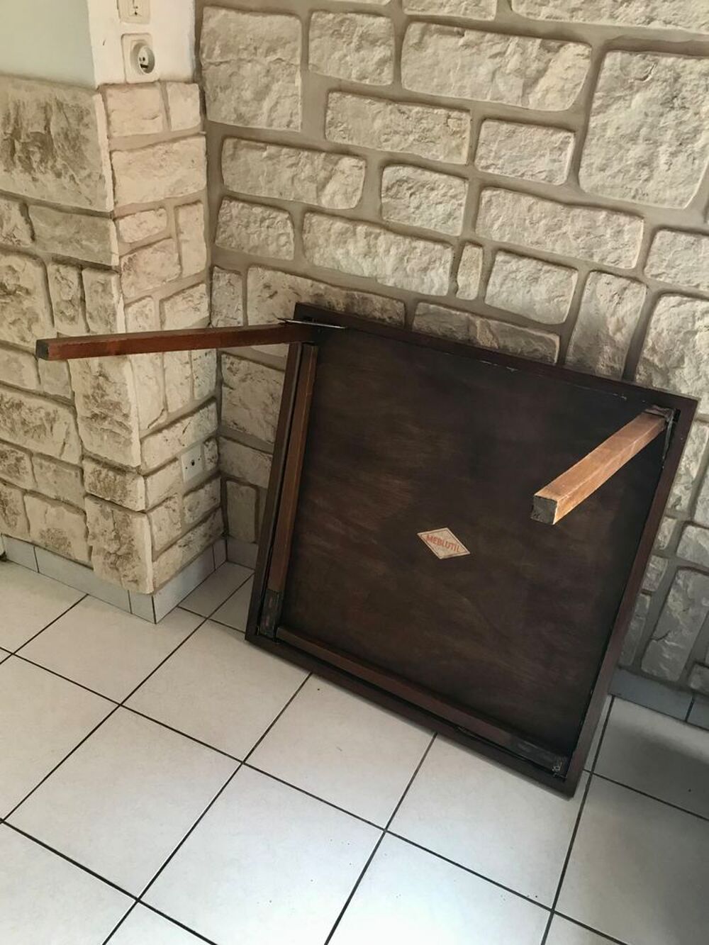 Ancienne table bois jeu pliante (Meblutil)
77,5 x 77,5 Meubles