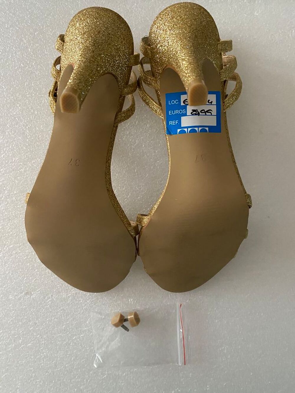 Escarpins Or Paillet&eacute;s neufs Chaussures