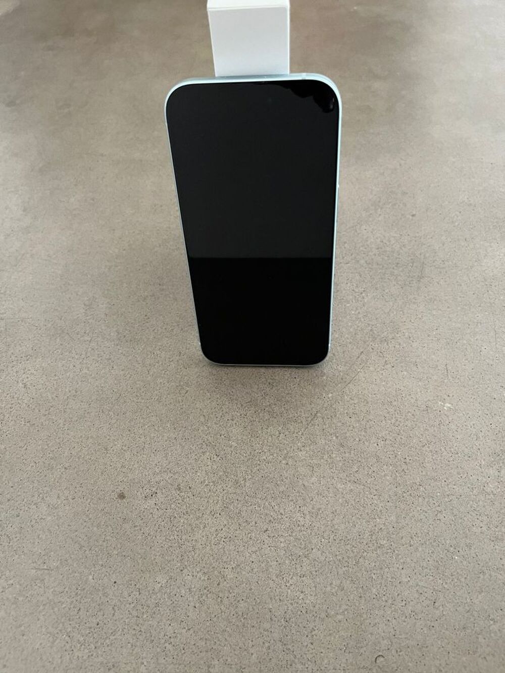 IPhone 15 bleu titane 128go Téléphones et tablettes