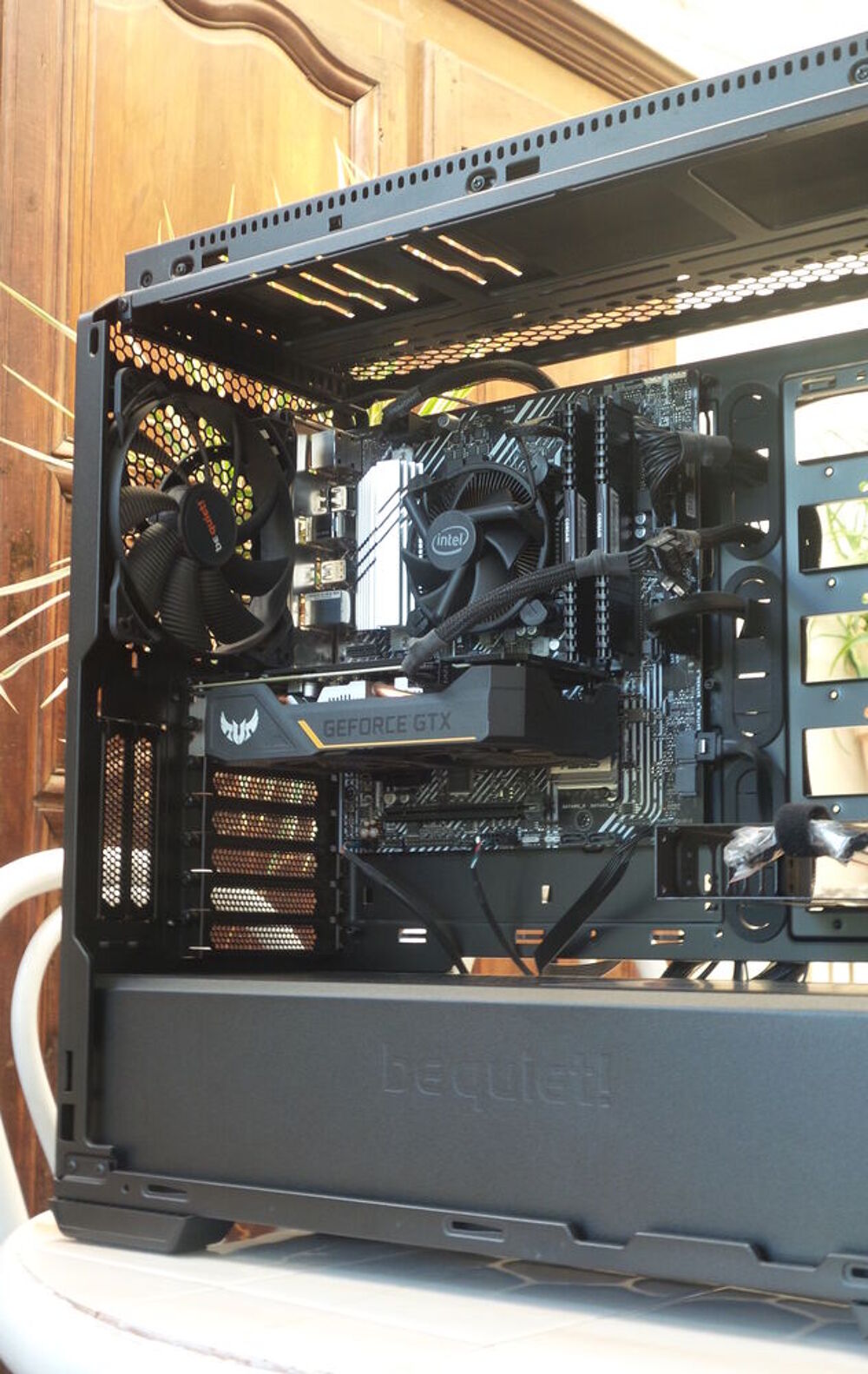 PC en tr&egrave;s bon &eacute;tat (tour gamer de base notamment) Matériel informatique