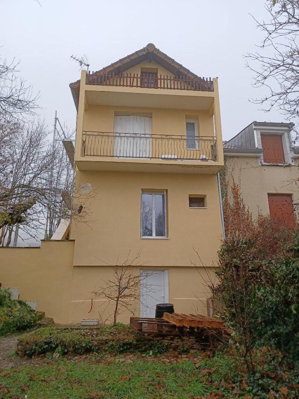 Location Maison MAISON TYPE 5 AVEC JARDIN CENTRE VILLE LE CREUSOT 71200 Le creusot