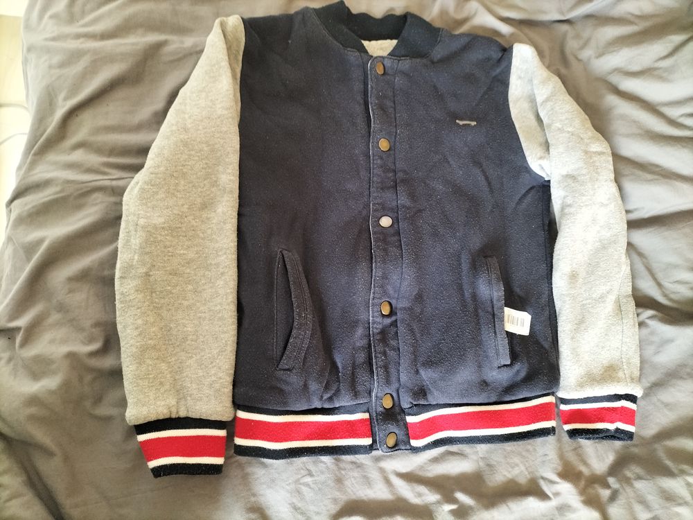 veste r&eacute;versible bleue et grise Vêtements enfants