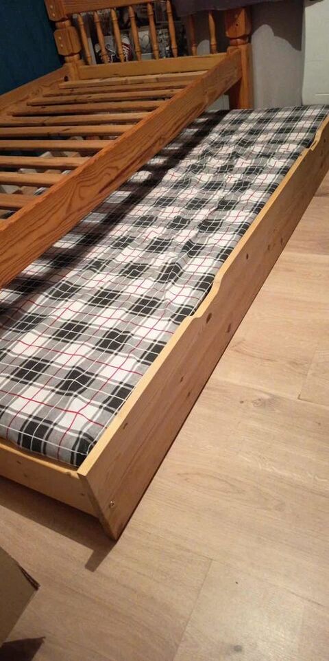 tiroir lit en bois clair avec matelas 25 Figeac (46)