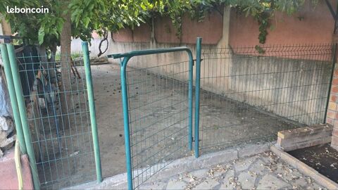 Panneaux de grillage avec poteaux et 2 portillons Lan�on-Provence (13)