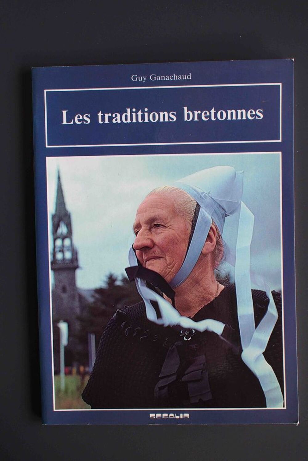 Les traditions bretonnes Livres et BD