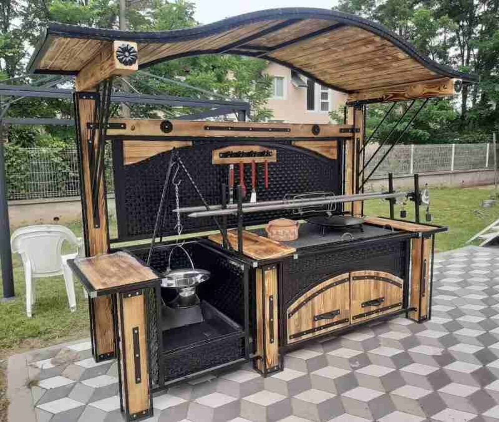 Objet ethnique.
Barbecue, chaudron, broche &eacute;lectrique, etc. Jardin