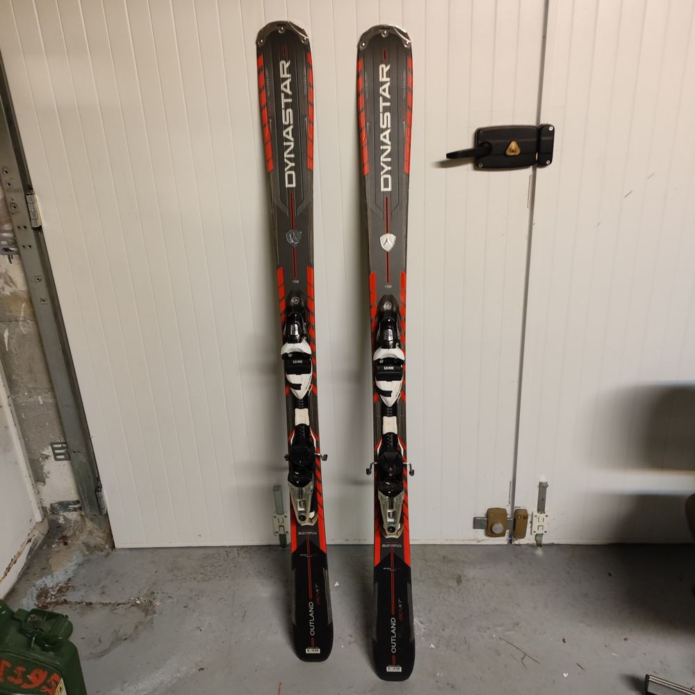 ski dynastar complet avec batons Sports
