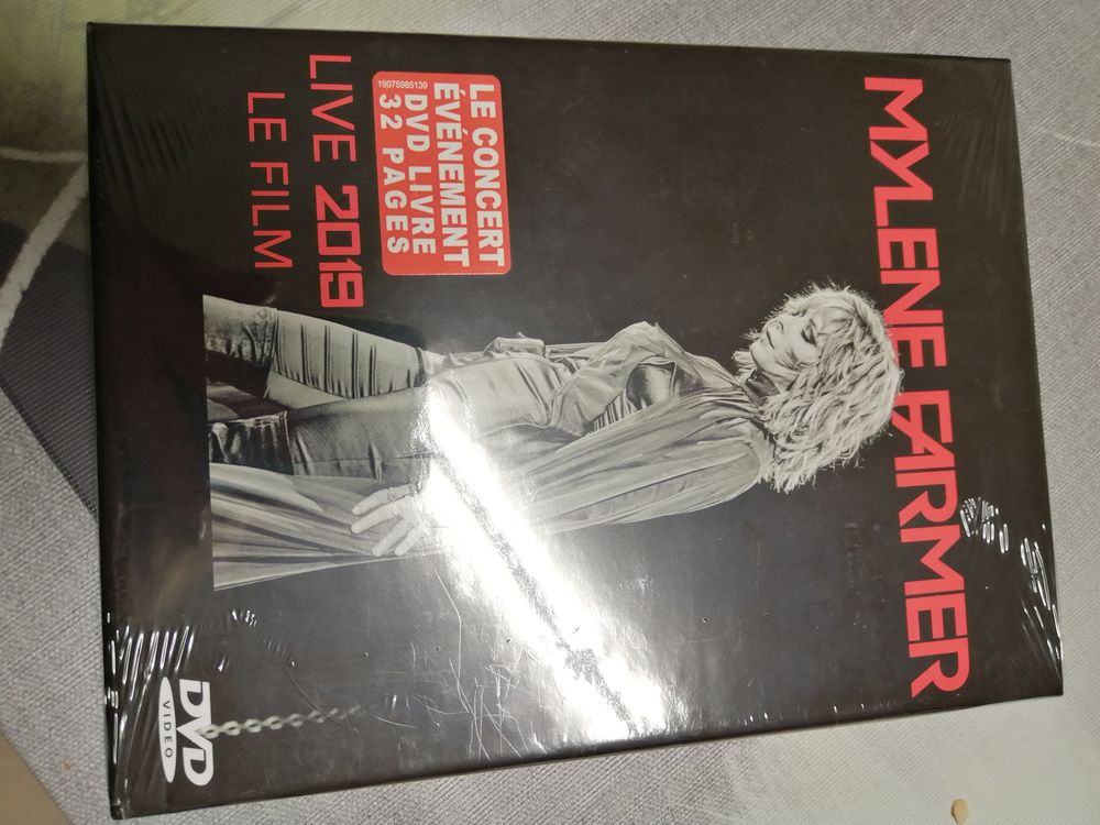 DVD Concert mylene farmer 2019 live et le livre 32 pages DVD et blu-ray