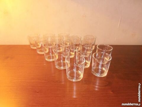 Lot de 14 verres (51) 7 Tours (37)