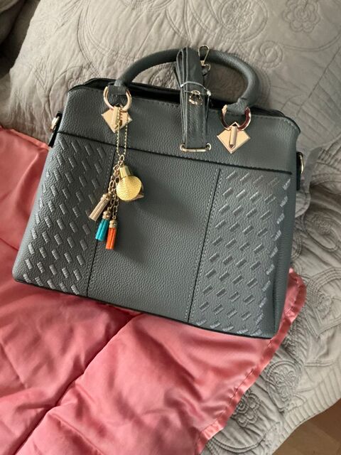 Sac � main ou bandouli�re neuf 0 Steenvoorde (59)
