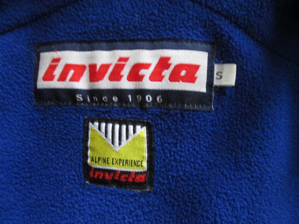 Veste polaire bleue et noire zipp&eacute;e Invicta Vêtements