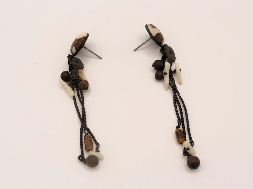Boucles D'oreilles Pendantes &agrave; Clou Marron et Blanc- Neuf Bijoux et montres