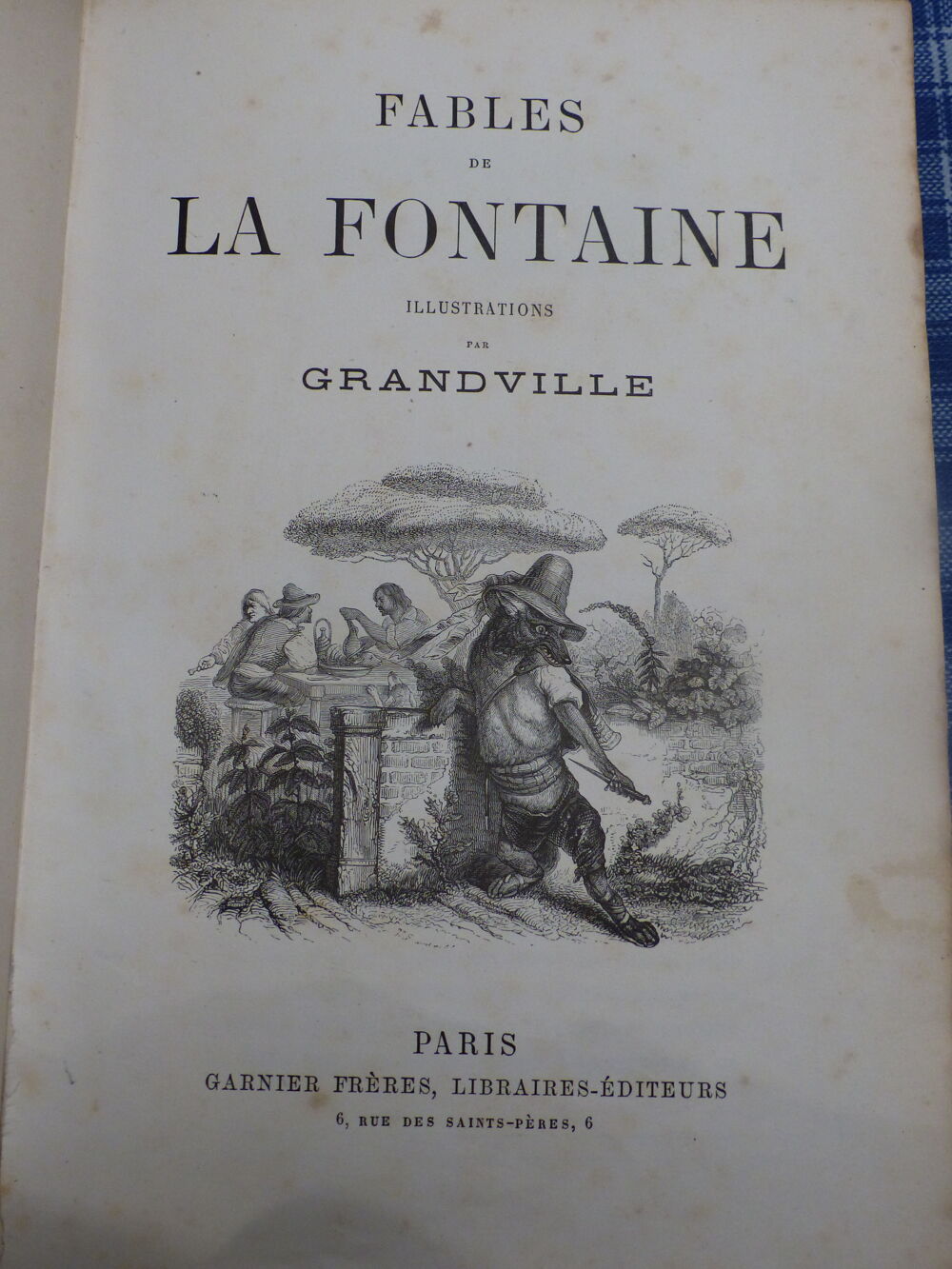 LIIVRE DE COLLECTION : FABLES de LA FONTAINE 