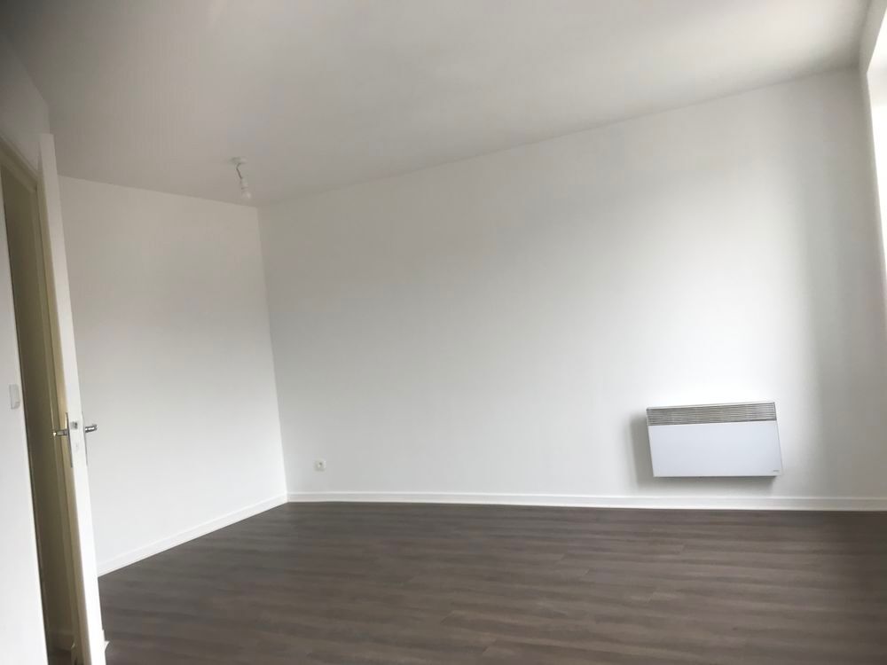 Location Appartement studio 23 m2 plein sud, calme et avec place de parking Le chambon-feugerolles