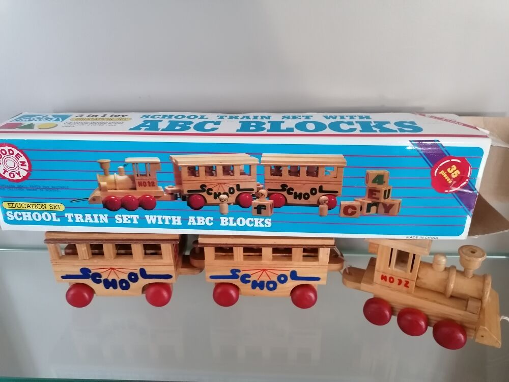 Ptit train en bois Jeux / jouets
