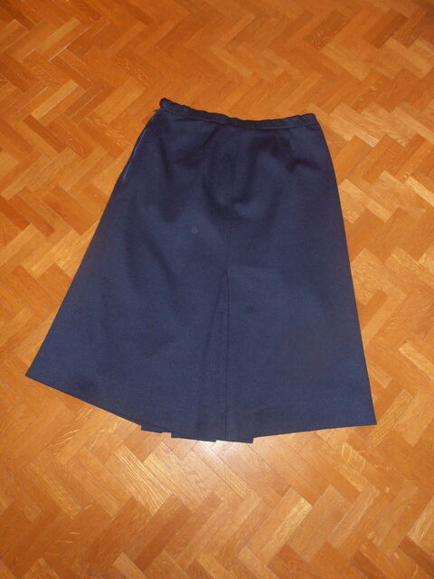 Jupe marine plis creux (83) 12 Tours (37)