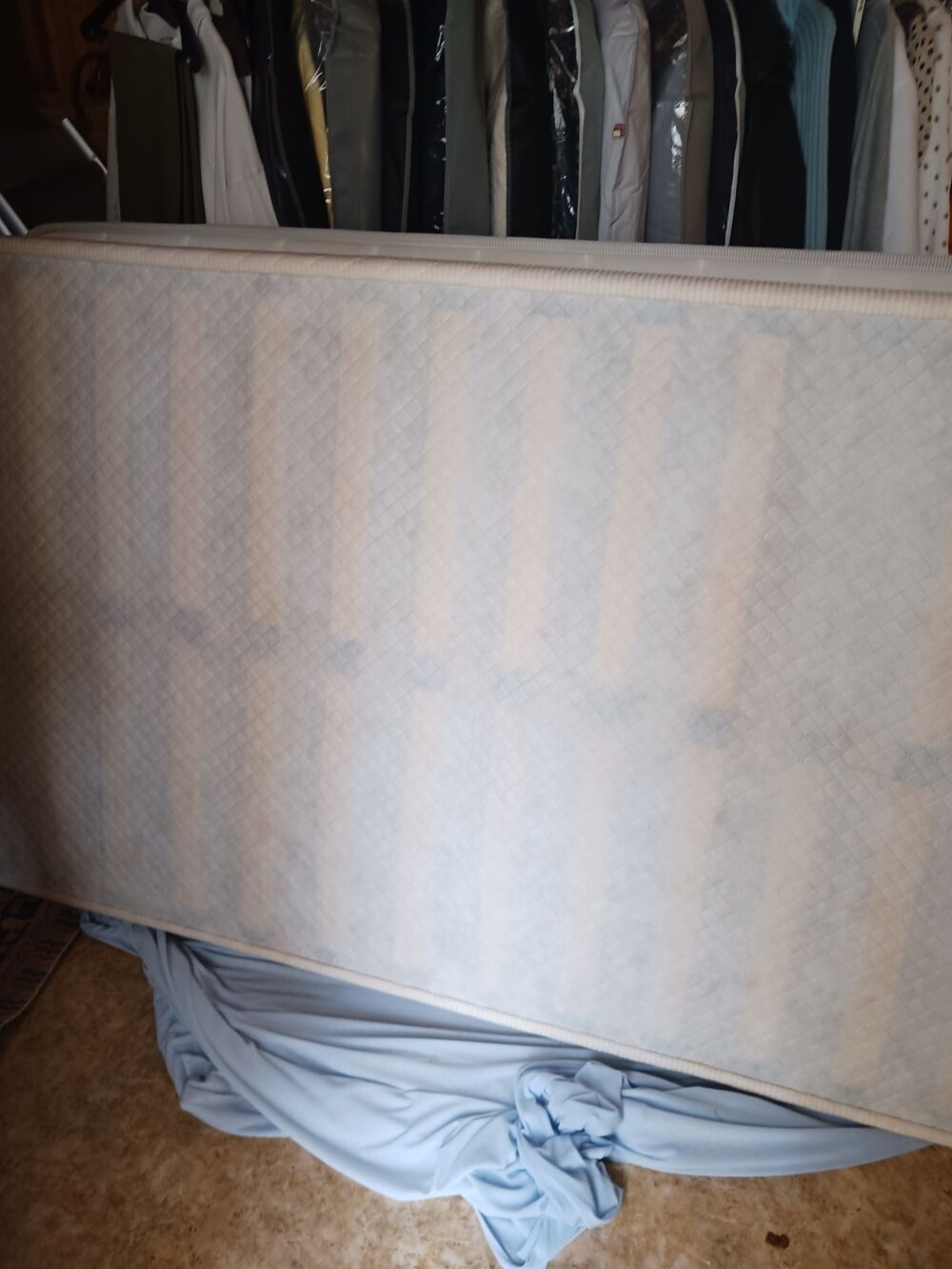 Lit ancien bateau et sa literie matelas 110 de large et 190 Meubles