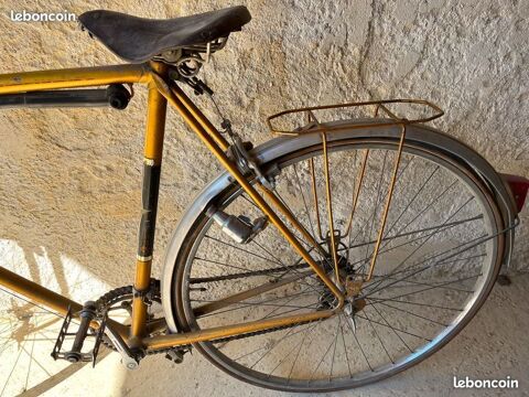 V�lo vintage
70 Bagnols-sur-C�ze (30)