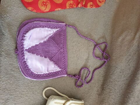 Sac l�ger, mauve, � porter en bandouli�re 8 Mouxy (73)