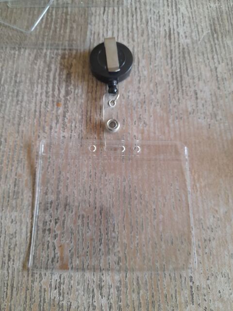 Porte badge et �tuis 4 Tours (37)