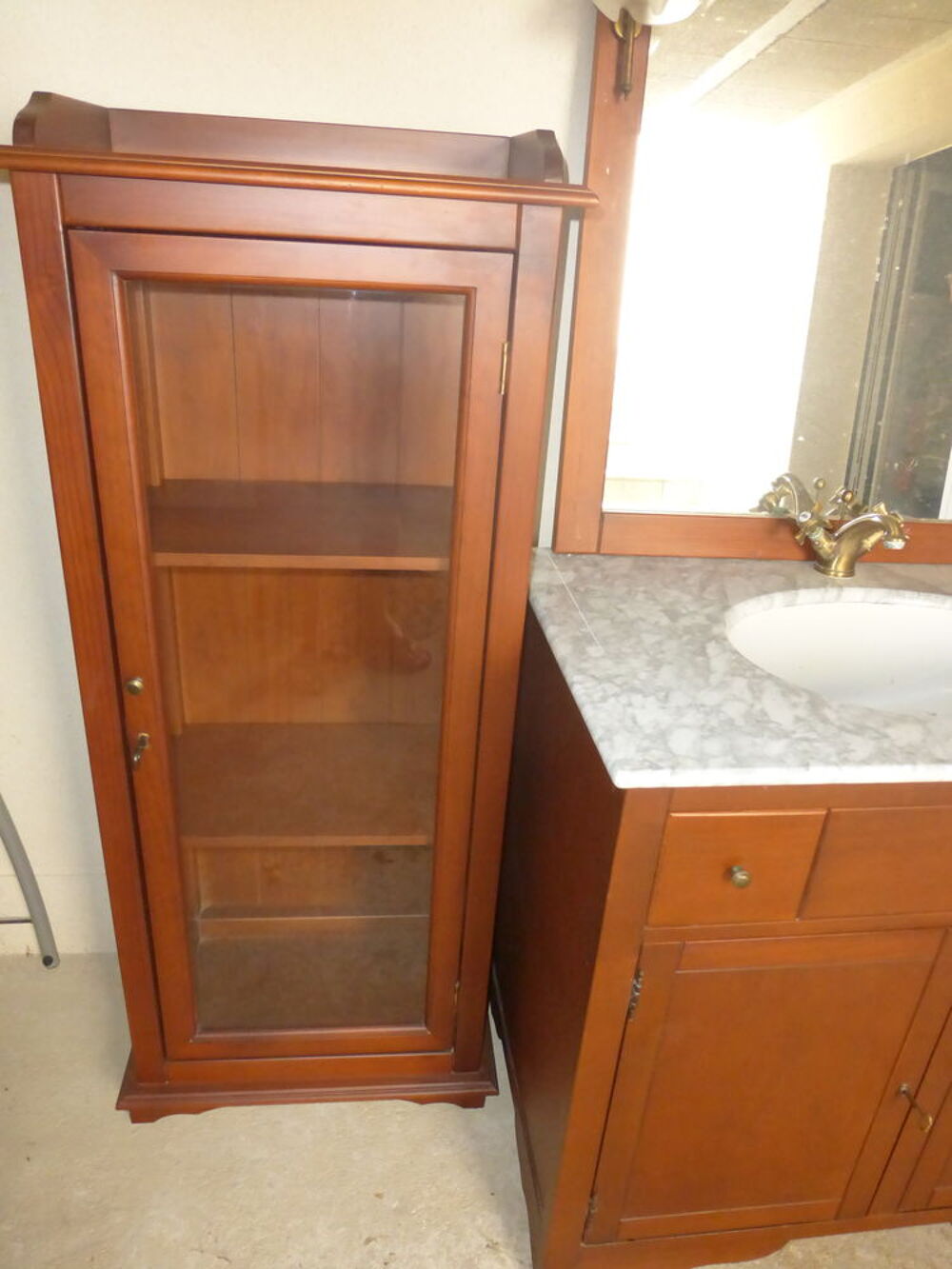 MEUBLE DE SALLE DE BAINS AVEC VASQUE EN MARBRE Meubles