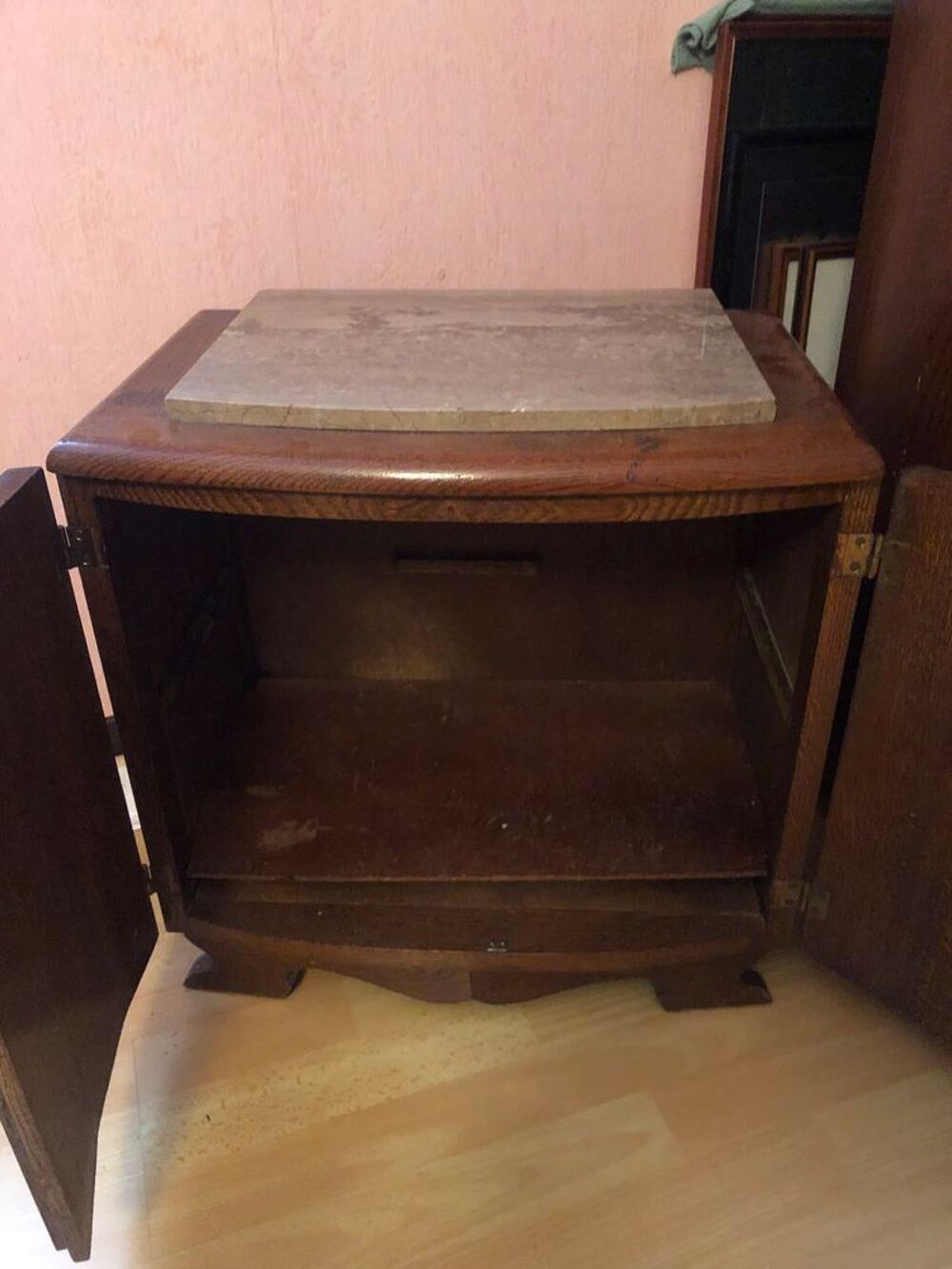 armoire et sa table de chevet Meubles